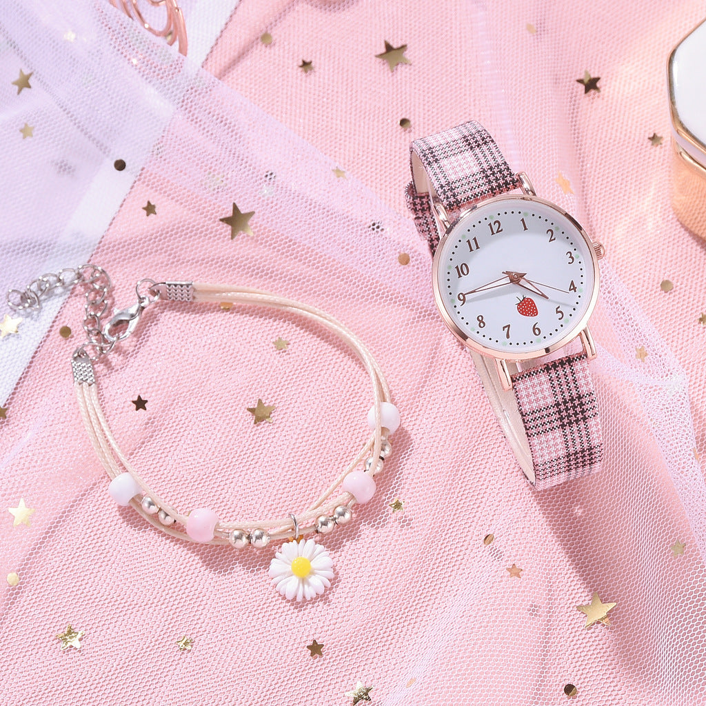 Wholesale Strawberry Pattern Versatile Quartz Watch