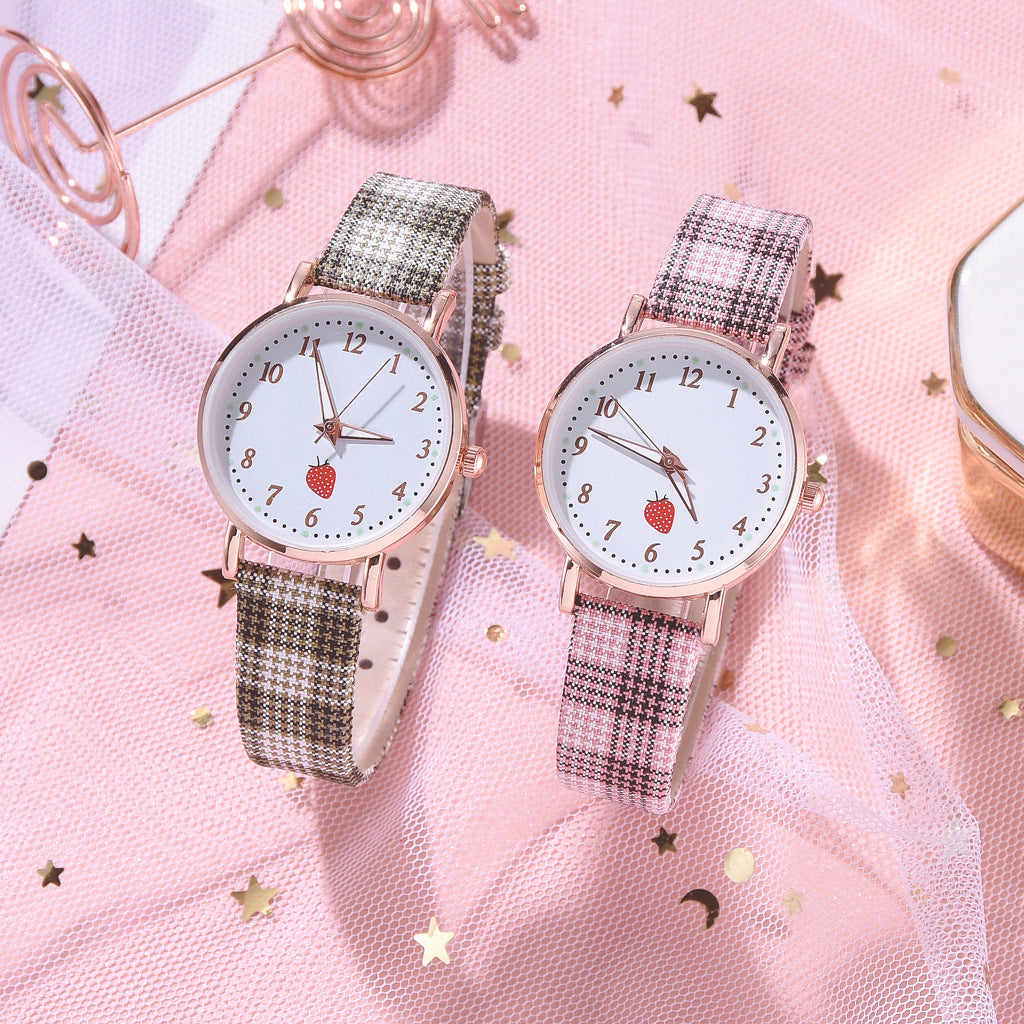 Wholesale Strawberry Pattern Versatile Quartz Watch