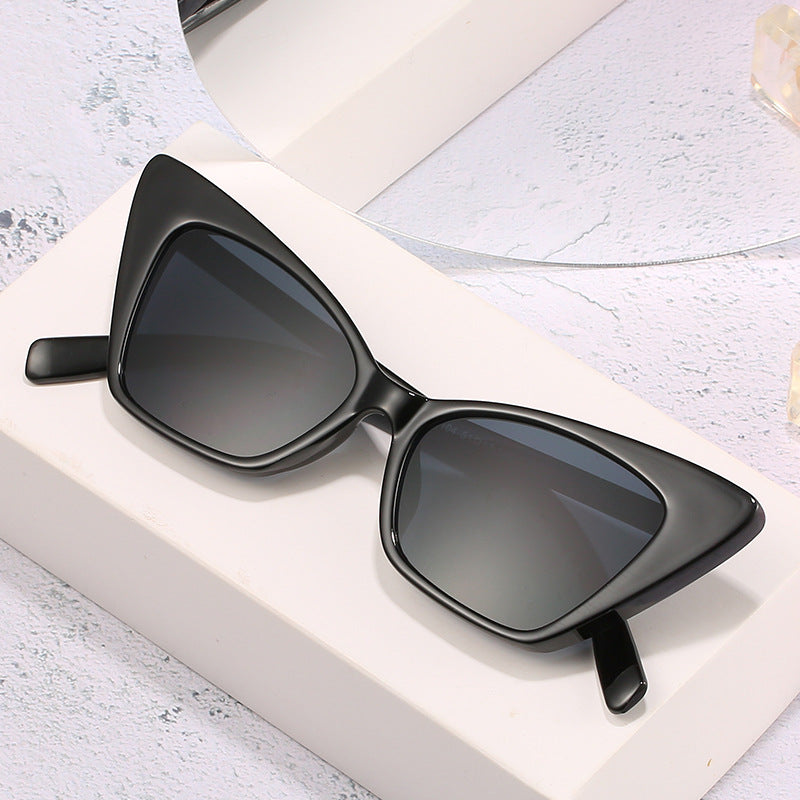 Wholesale PC Cat Eye Small Box Sunglasses