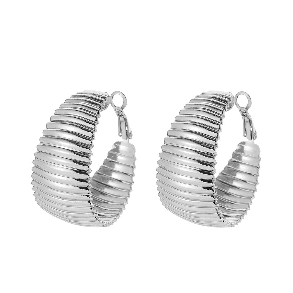 Wholesale Retro Exaggerated Gear Pattern C-Shaped Earrings