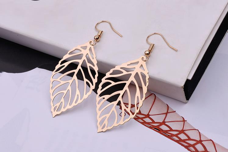 Wholesale leaf pendant earrings