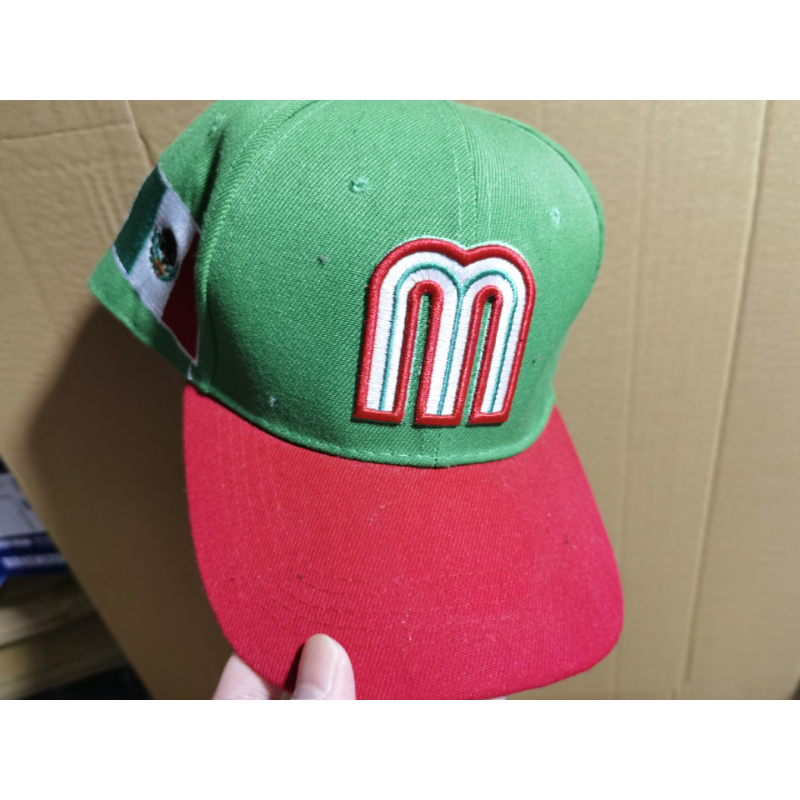 Capilla de béisbol bordada del equipo de acrílico de acrílico al por mayor