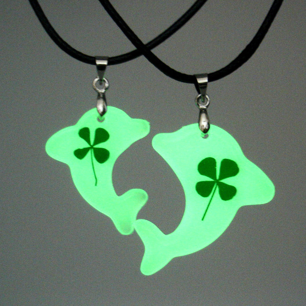 Wholesale 12pcs Handmade Glue Luminous Dried Flower Lucky Clover Couple Pendant Necklace