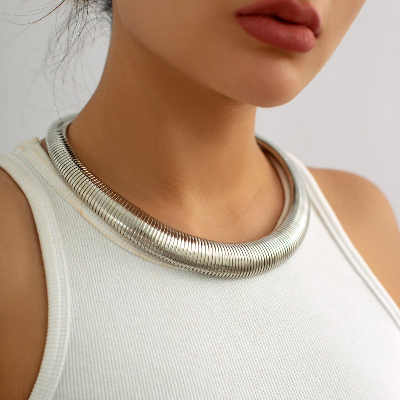 Wholesale Exaggerated Snake Bone Lines with Multi-layer Metal Collars
