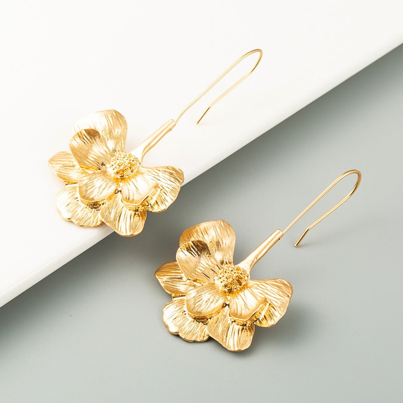 Wholesale Exaggerated Fashion Long Flower Simple Gold Temperament Earrings