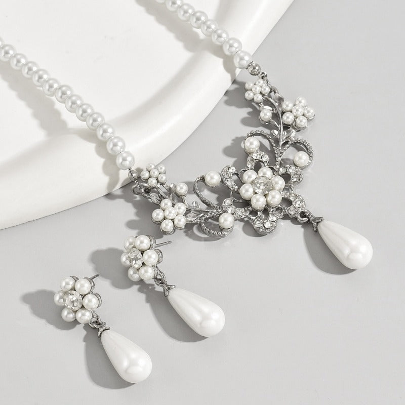 Wholesale Retro Atmospheric Style Pearl Inlaid Zircon Plum Blossom Design Earrings and Necklace Set