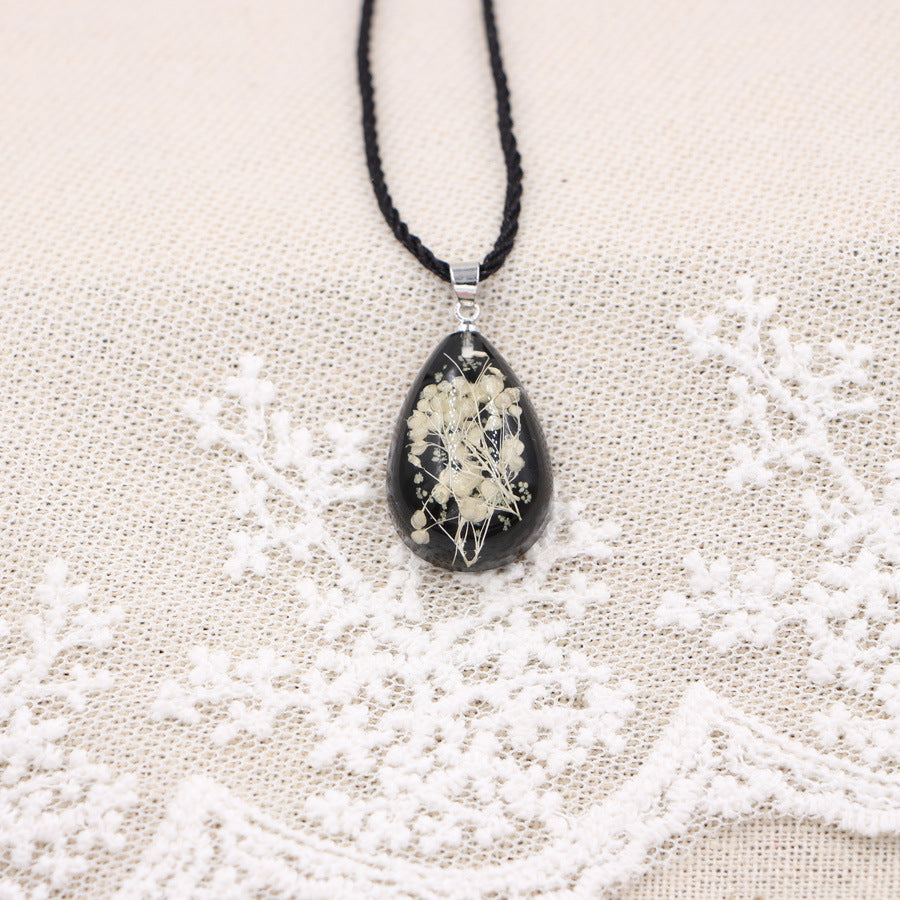 Wholesale Handmade Resin Pendant Necklace With Dried Flowers Blue Glow In The Dark Nature Design Boutique Jewelry Accessory