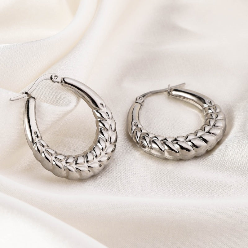 Wholesale Hollow Water Drop Fashion Versatile High End Non Fading Stainless Steel Earrings