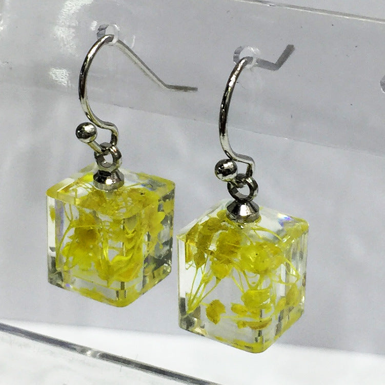 Wholesale 6pcs Resin Glue Dried Flower Baby's Breath Earrings