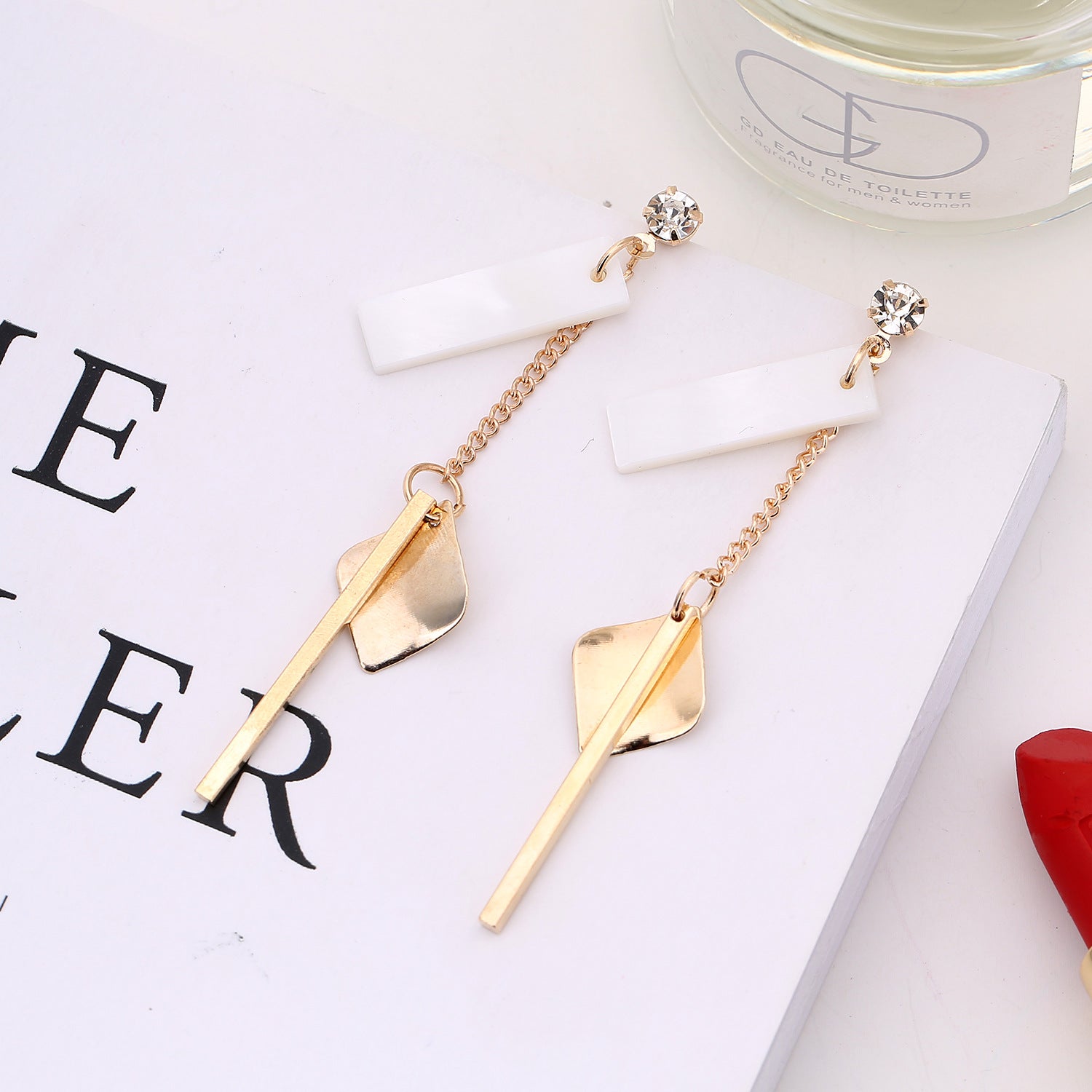 Wholesale Stylish Shell Dangle Earrings Irregular Creative Women S Everyday Fashion Accessory