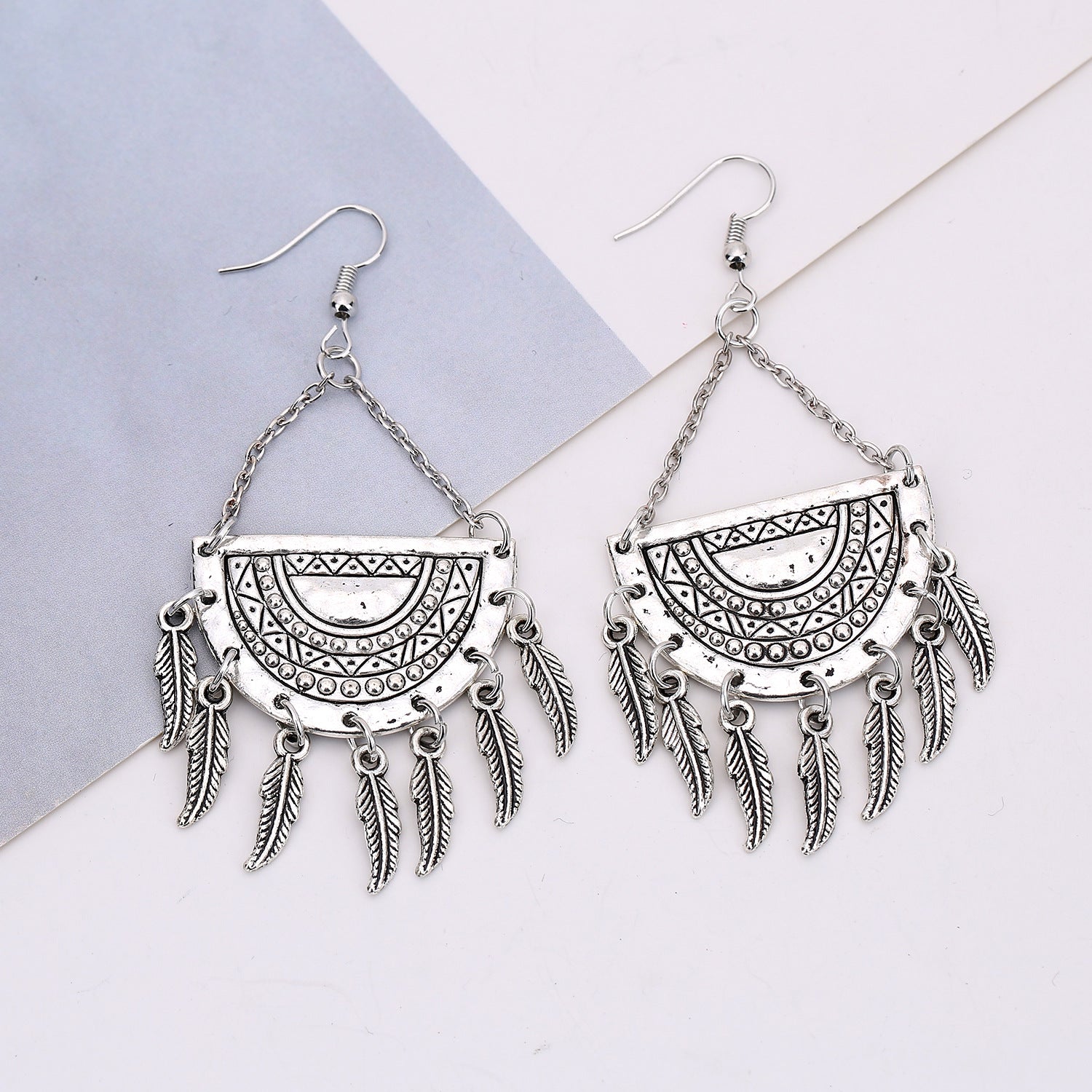 Wholesale Alloy Electroplated Bohemian Tassel Leaf Earrings Vintage Ethnic Hollow Out Party Jewelry Accessory