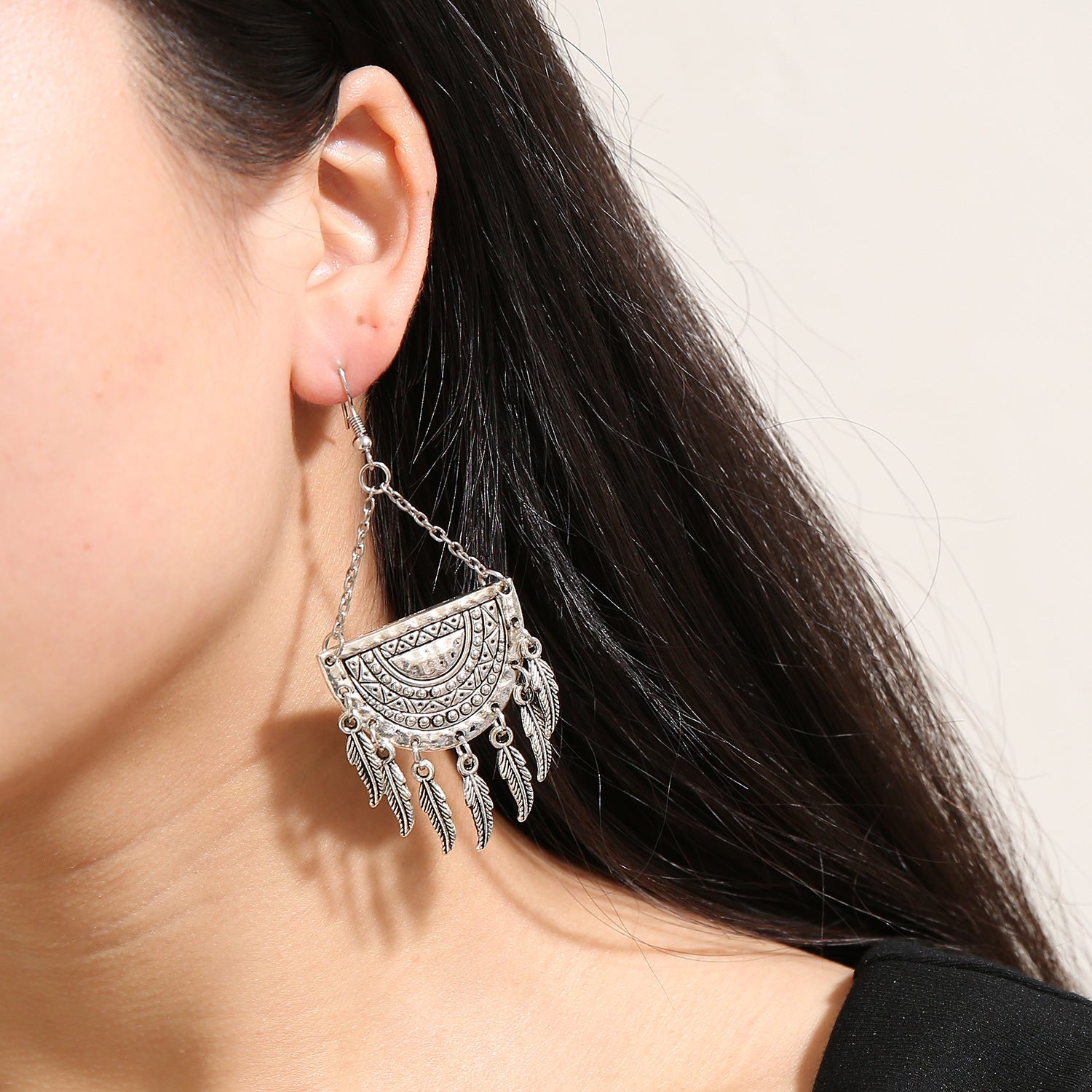 Wholesale Alloy Electroplated Bohemian Tassel Leaf Earrings Vintage Ethnic Hollow Out Party Jewelry Accessory