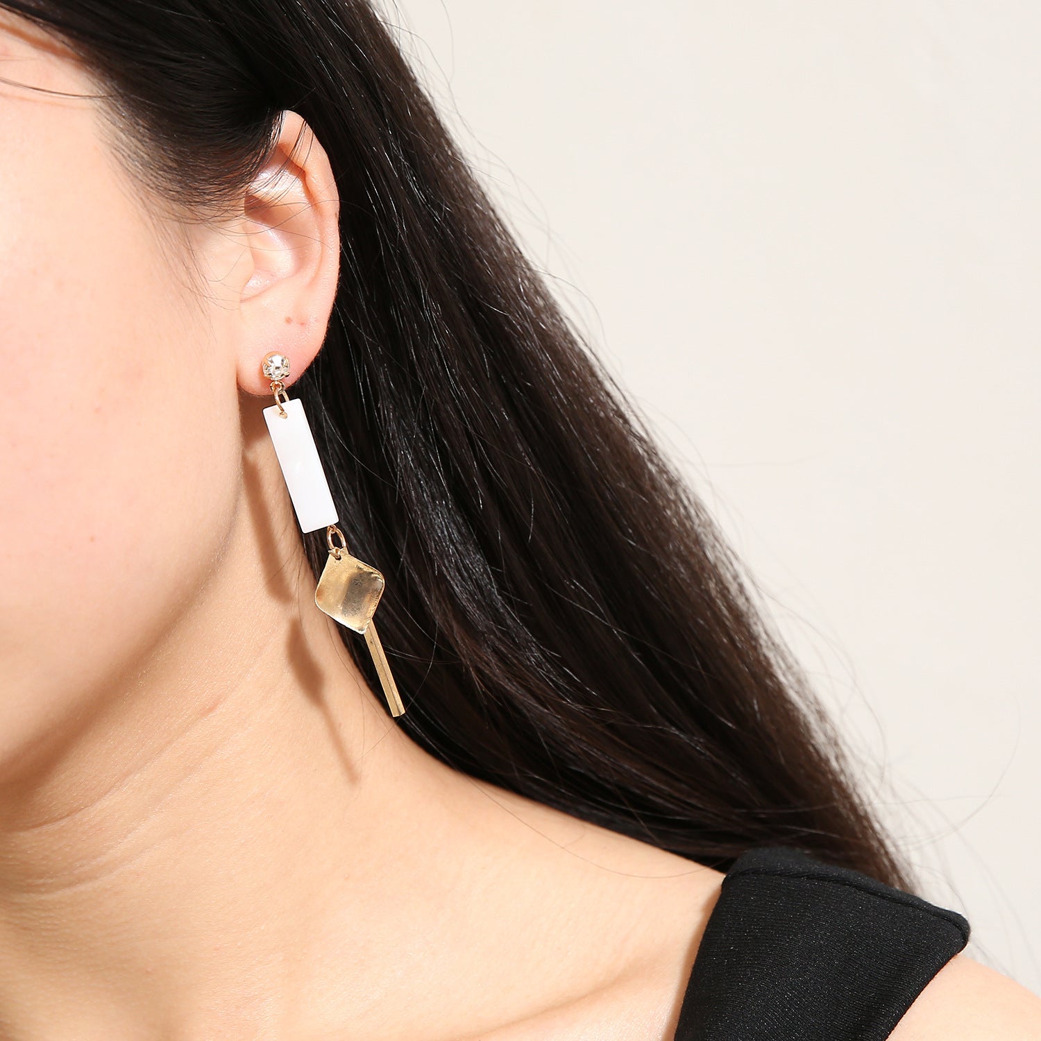 Wholesale Stylish Shell Dangle Earrings Irregular Creative Women S Everyday Fashion Accessory