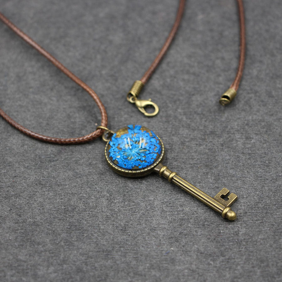 Wholesale Vintage Key Shape Dried Flower Necklace Handmade Lace Pendant Layering Jewelry Boutique Gift Resale