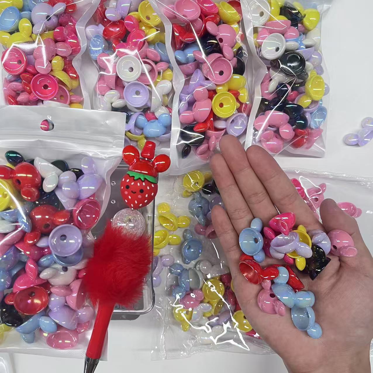 Wholesale Mix 40pcs UV Coated Acrylic Cartoon Head Macaron Color Straight Hole Beads or 10pcs 3D Strawberry Silicone Focal Beads