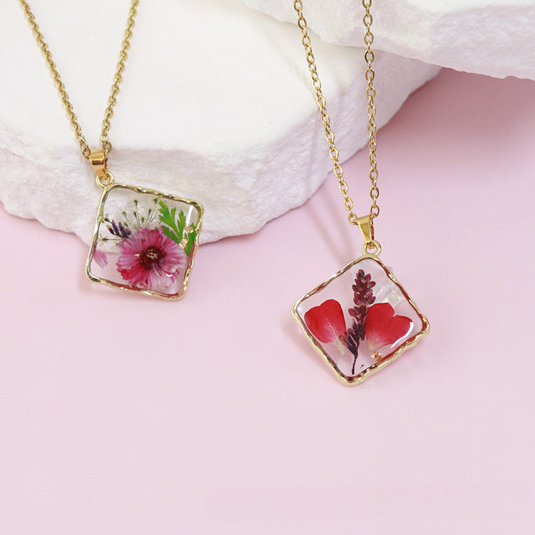 Wholesale 6pcs Natural Plant Specimen Real Flower Resin Dripping Glue Necklace