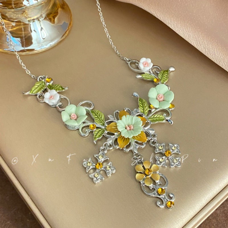 Wholesale Alloy Light Luxury Retro Forest Flower Clavicle Necklace