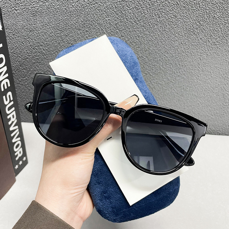 Wholesale Square and Round Frame UV Resistant PC Sunglasses