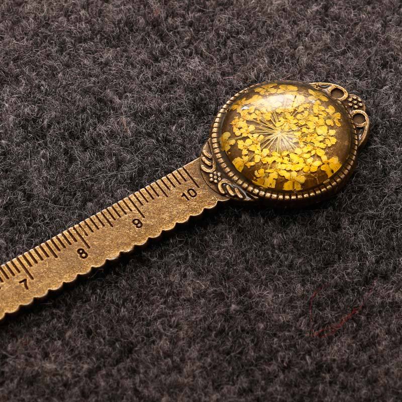 Wholesale Retro Dried Flower Metal Eternal Flower Dried Flower Multifunctional Ruler Bookmark