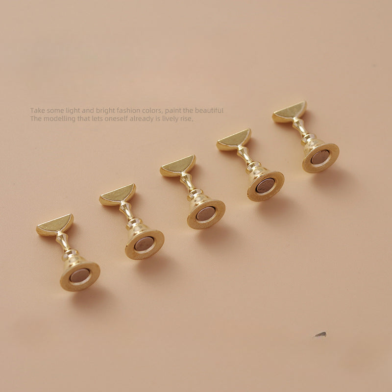Wholesale Nail Art Wear Nail Piece Holder Alloy Chess Piece Metal Nail Holder Display Shelf