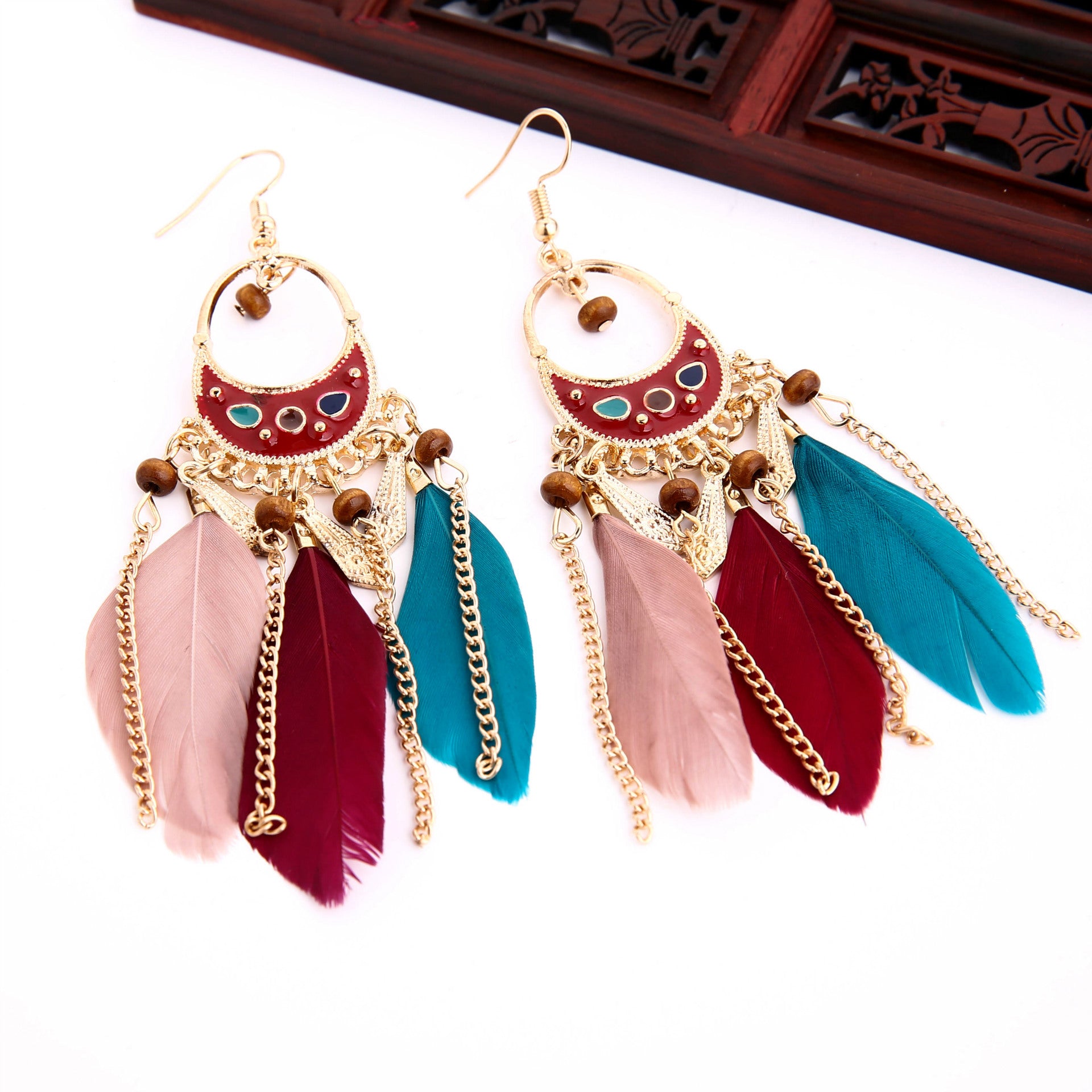 Wholesale Retro Bohemian Dreamcatcher Feather Tassel Long Drop Earrings Round Hollow Leaf Design Chic Travel Souvenir Jewelry Accessory