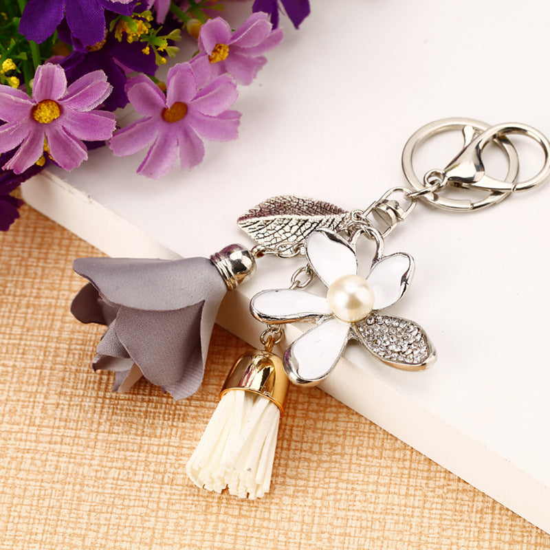 Wholesale Flower Metal Car Keychain With Tassel Pink White Bag Charm And Key Accessory Gift For Women Boutique Resale