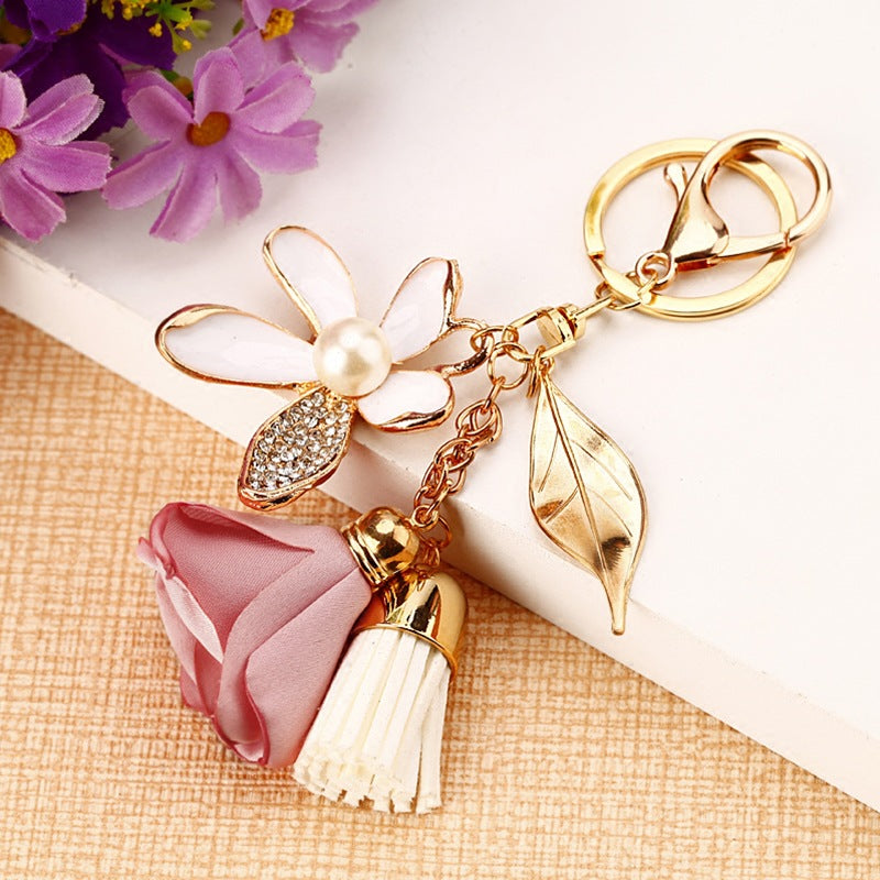 Wholesale Flower Metal Car Keychain With Tassel Pink White Bag Charm And Key Accessory Gift For Women Boutique Resale