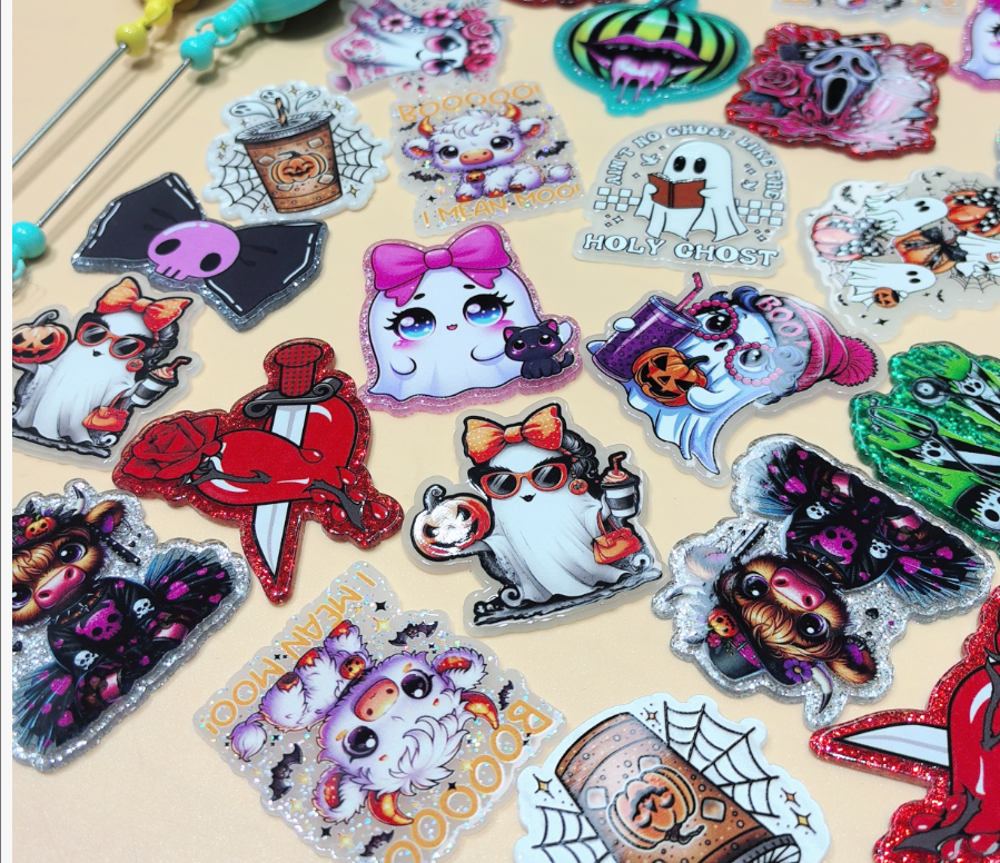 Wholesale Random 30pcs Cartoon DIY Acrylic FlatBack Halloween Festival