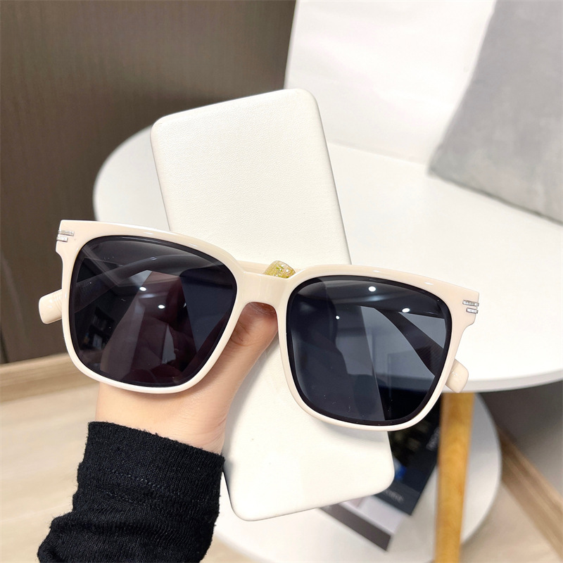 Wholesale Box UV Resistant PC Sunglasses