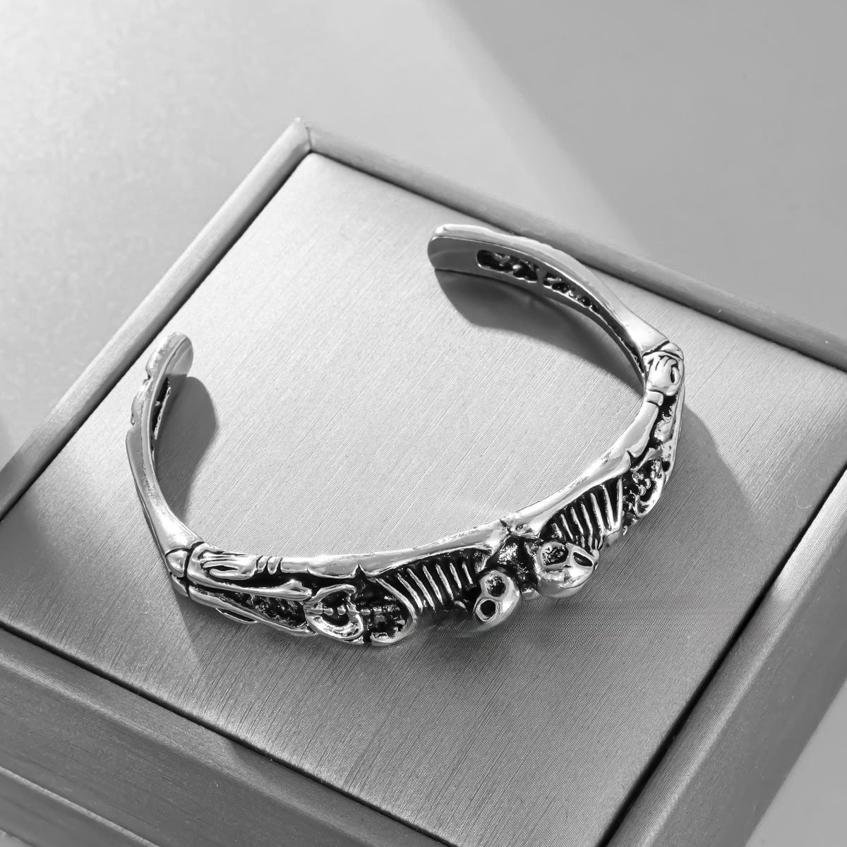 Wholesale Vintage Skull Open Bracelet