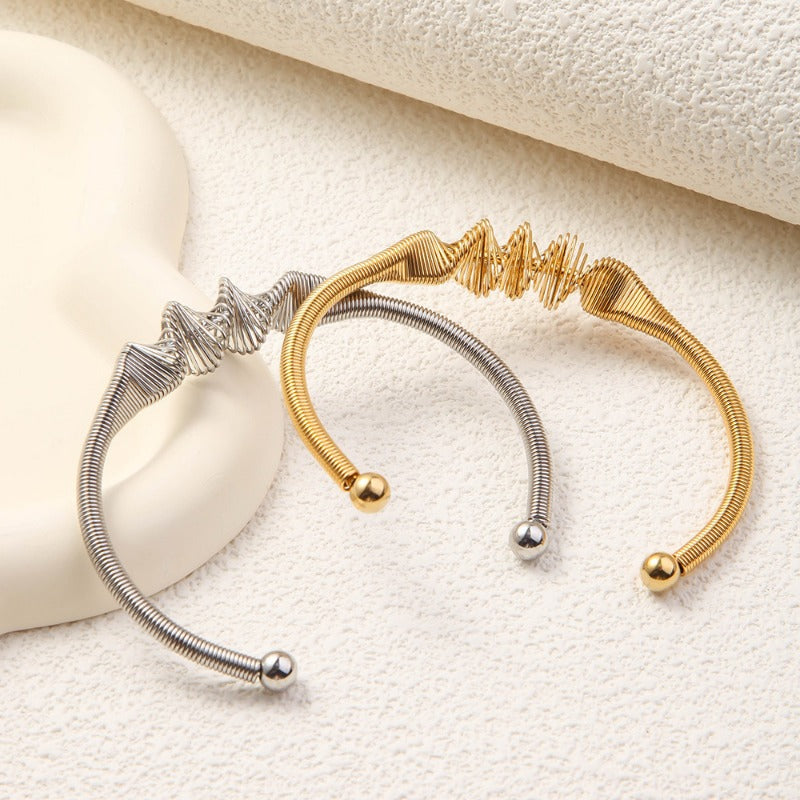 Wholesale Spring Wave Non fading Simple and High end Light Luxury Bracelet