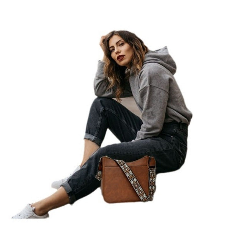 Wholesale Contrasting Crossbody Bag, Woven Mailman Bag, Wide Shoulder Strap, Large Capacity Handbag