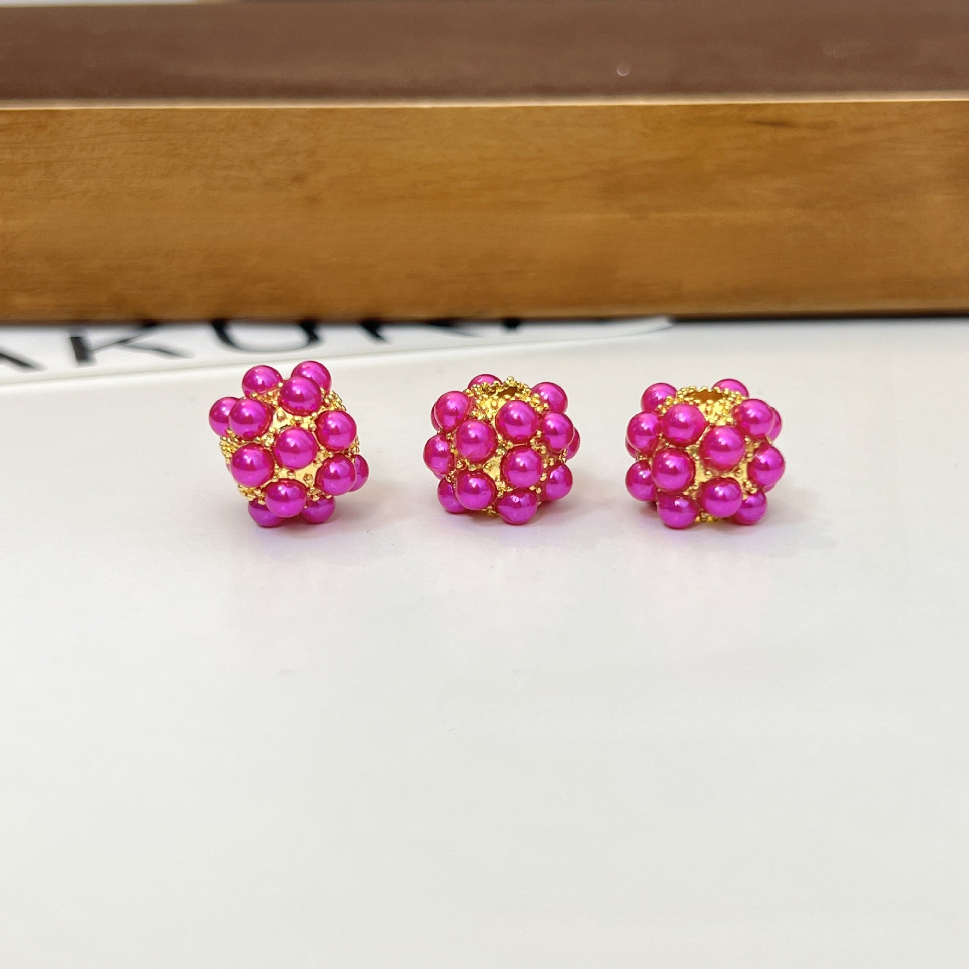 Wholesale 5PCS Alloy Imitation Pearl Balls with Straight Holes and Colored String Beads