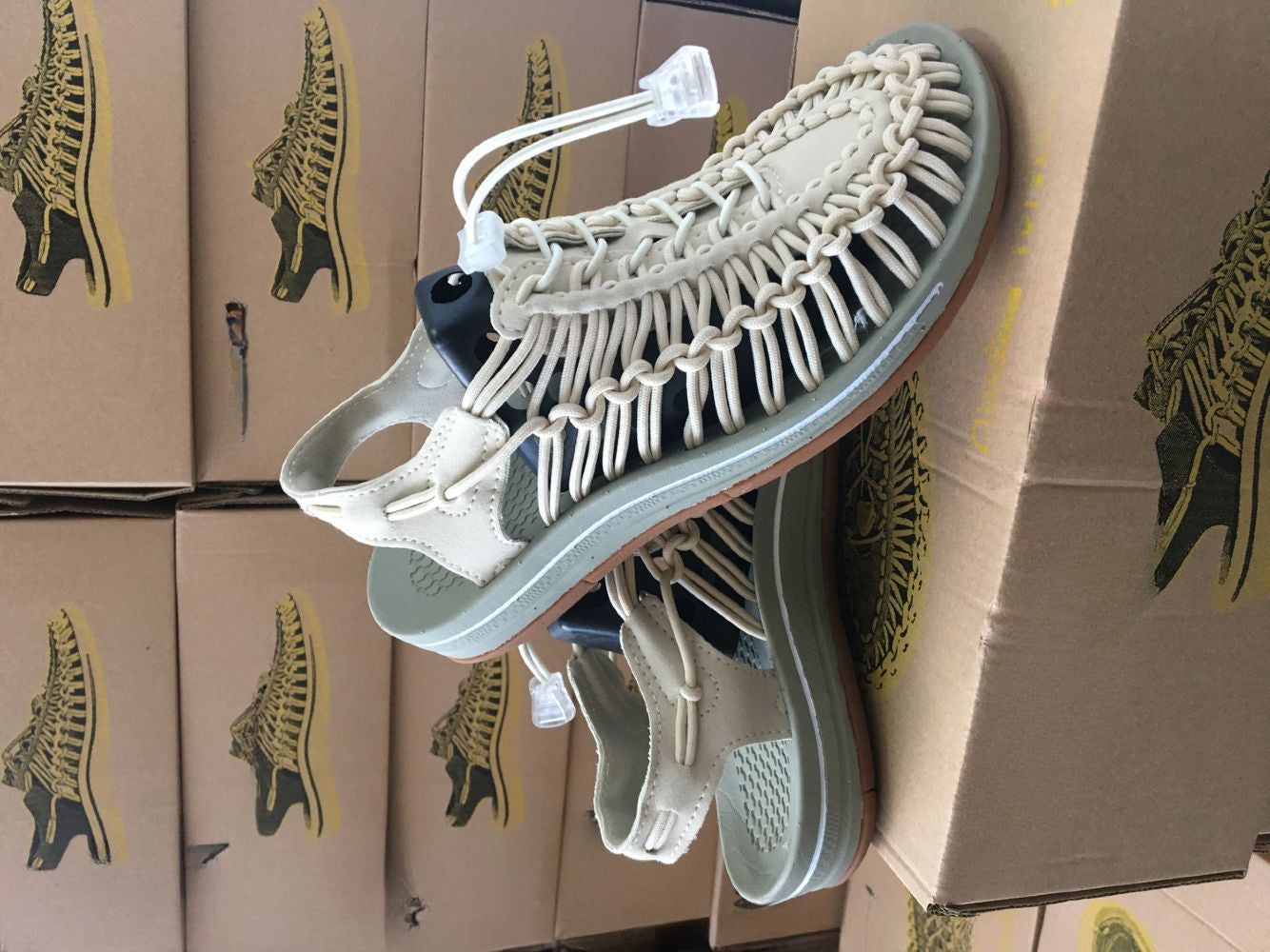 Wholesale Casual Woven Couple Breathable Sandals