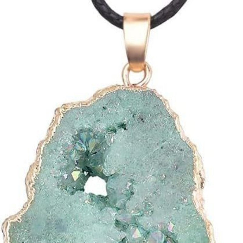 Wholesale Irregular Natural Necklace Crystal Flower Pendant