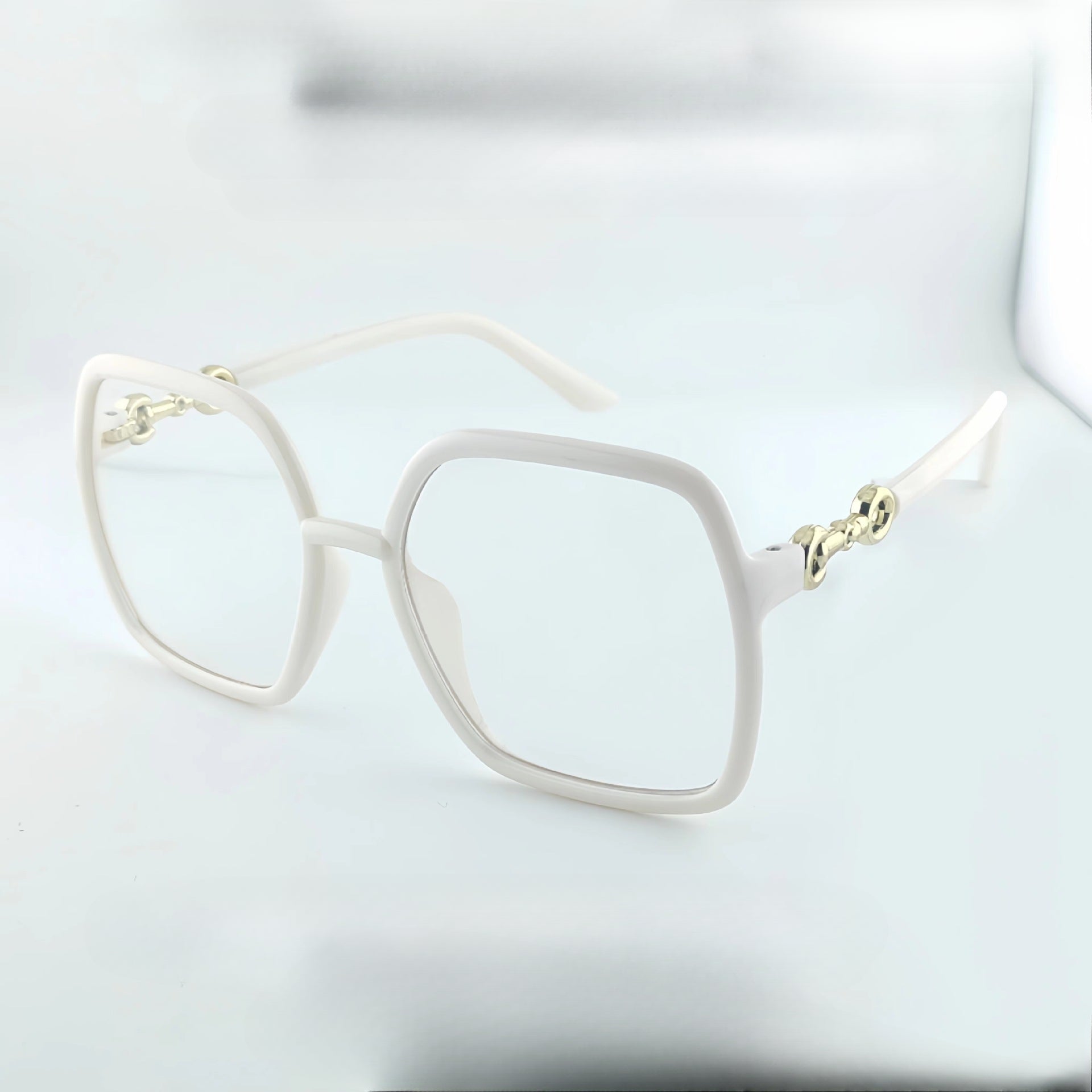 Wholesale Small Summer Sunglasses That Show Off Your Face