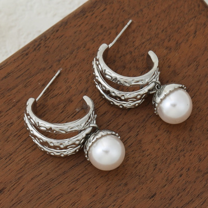 Wholesale Imitation Pearl Light Luxury Hollow Out Design with High-end Temperament Gold-plated Earrings