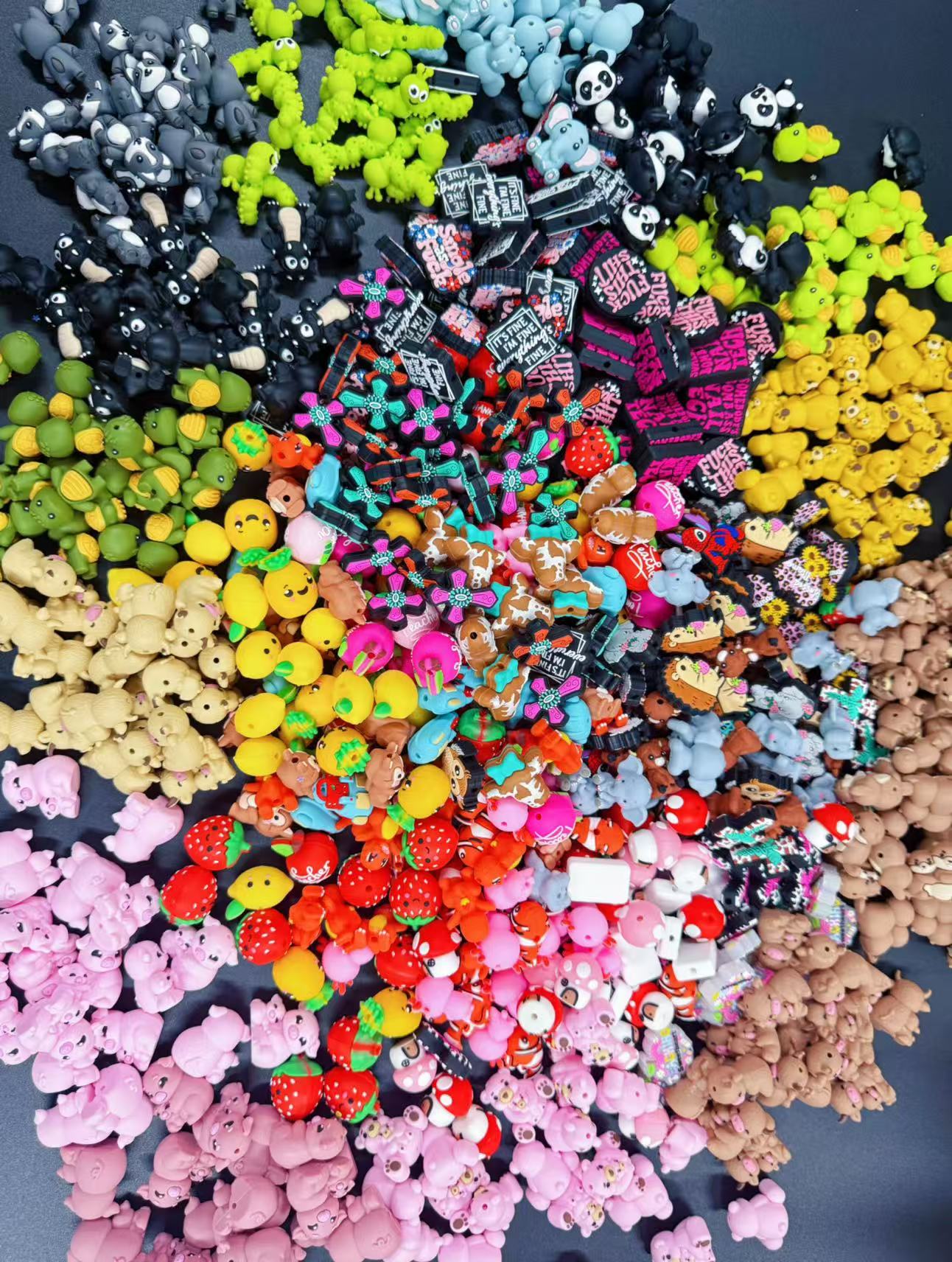 Wholesale 20pcs/50pcs 2D/3D Random Cartoon DIY Creative Doll Ballpoint Pen Trendy Beads