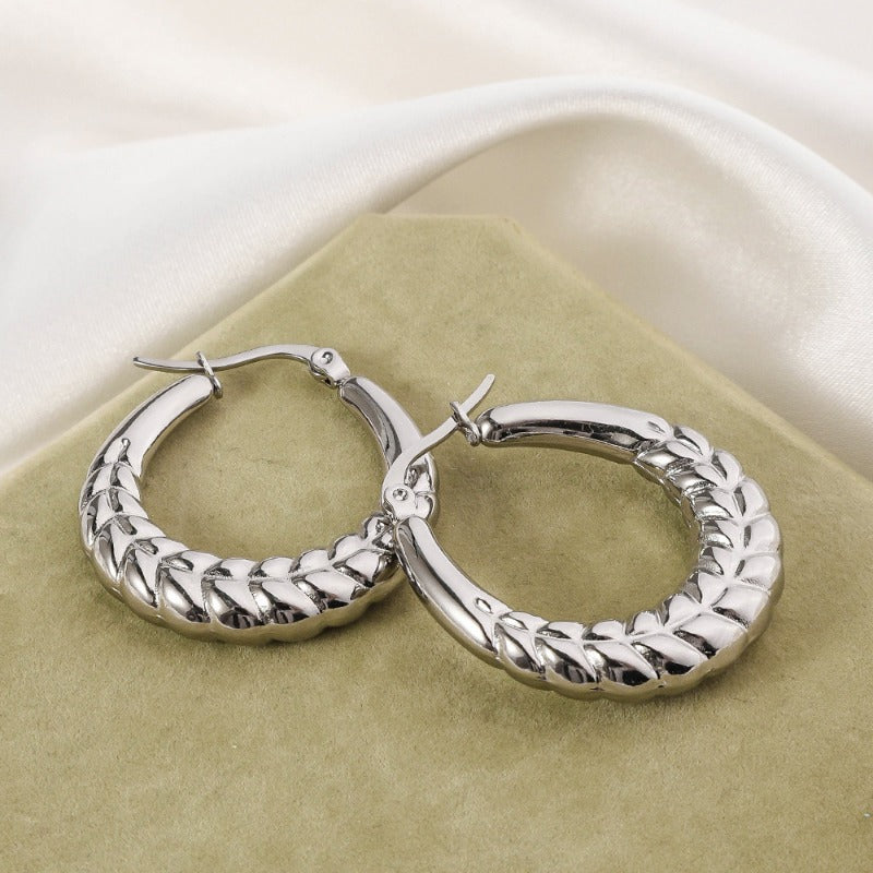 Wholesale Hollow Water Drop Fashion Versatile High End Non Fading Stainless Steel Earrings