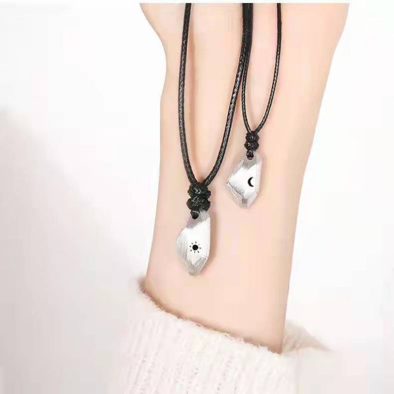 Wholesale Wishing Stone Couples One Pair Simple Fashion Copper Silver Plated Sun and Moon Pendant Pull-out Rope Clavicle Necklaces