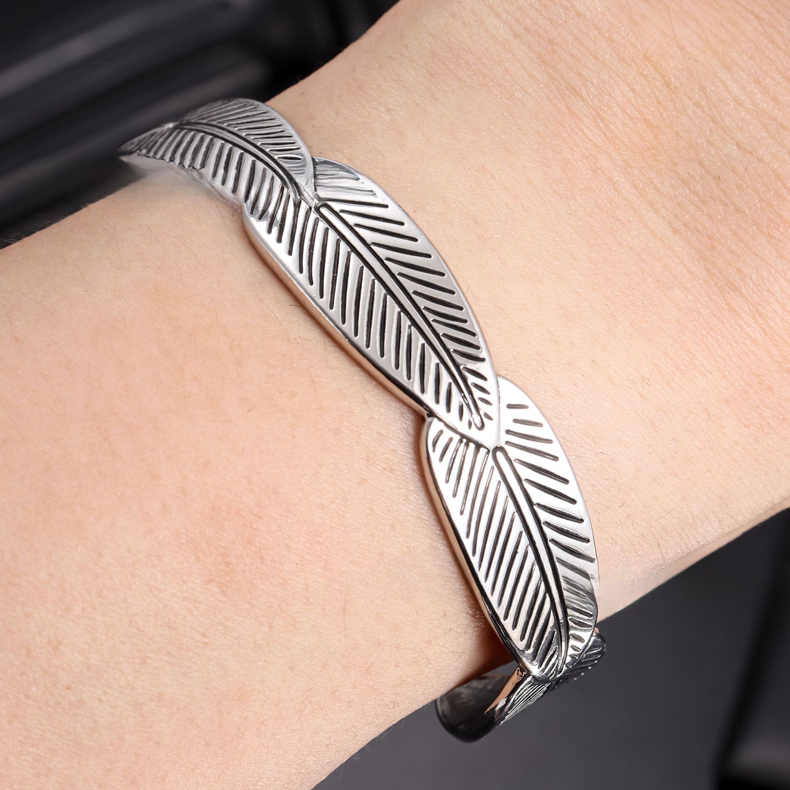Wholesale Leaf Zinc Alloy Open Bracelet Leaf Men's Adjustable Bracelet