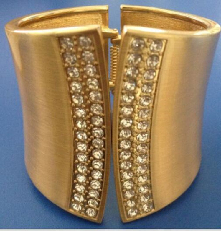 Wholesale Fan-Shaped Symmetrical Exaggerated Alloy Bracelet