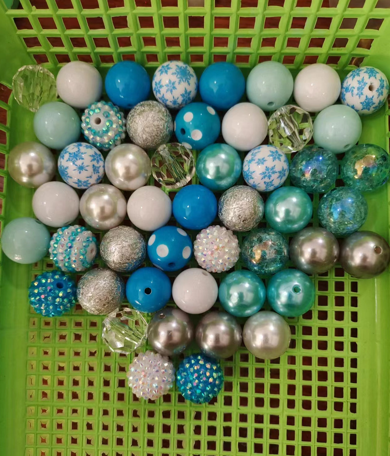 Wholesale 50pcs 20mm Snowflake Pattern Blue Silver Combination Mixed Color Beads