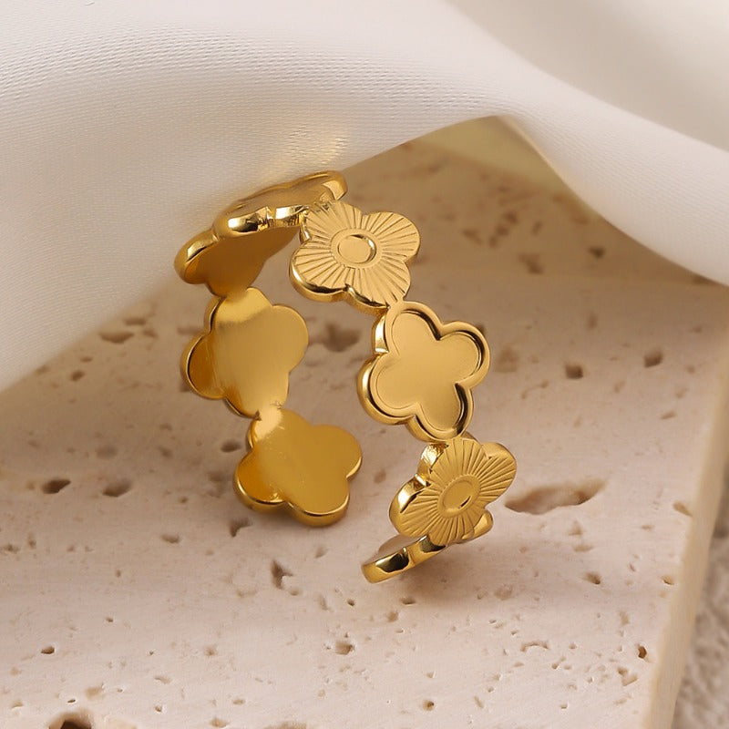 Wholesale Fashion Niche Design High-end Titanium Steel Clover Flower Opening Adjustable Gold-plated Rings