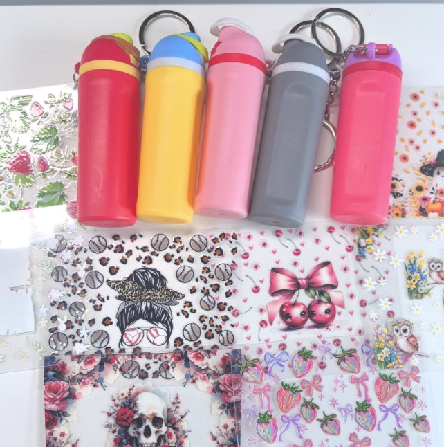 Wholesale Random 30pcs Cartoon Stickers & New Mini Keychains Can Hold Lipstick Backpack Hanging Can Put Wraps On