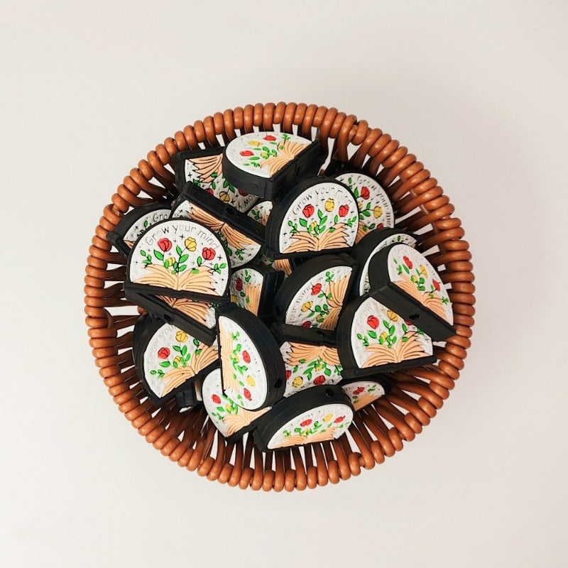 Wholesale 10PCS Letter Flower Silicone Cartoon Beads