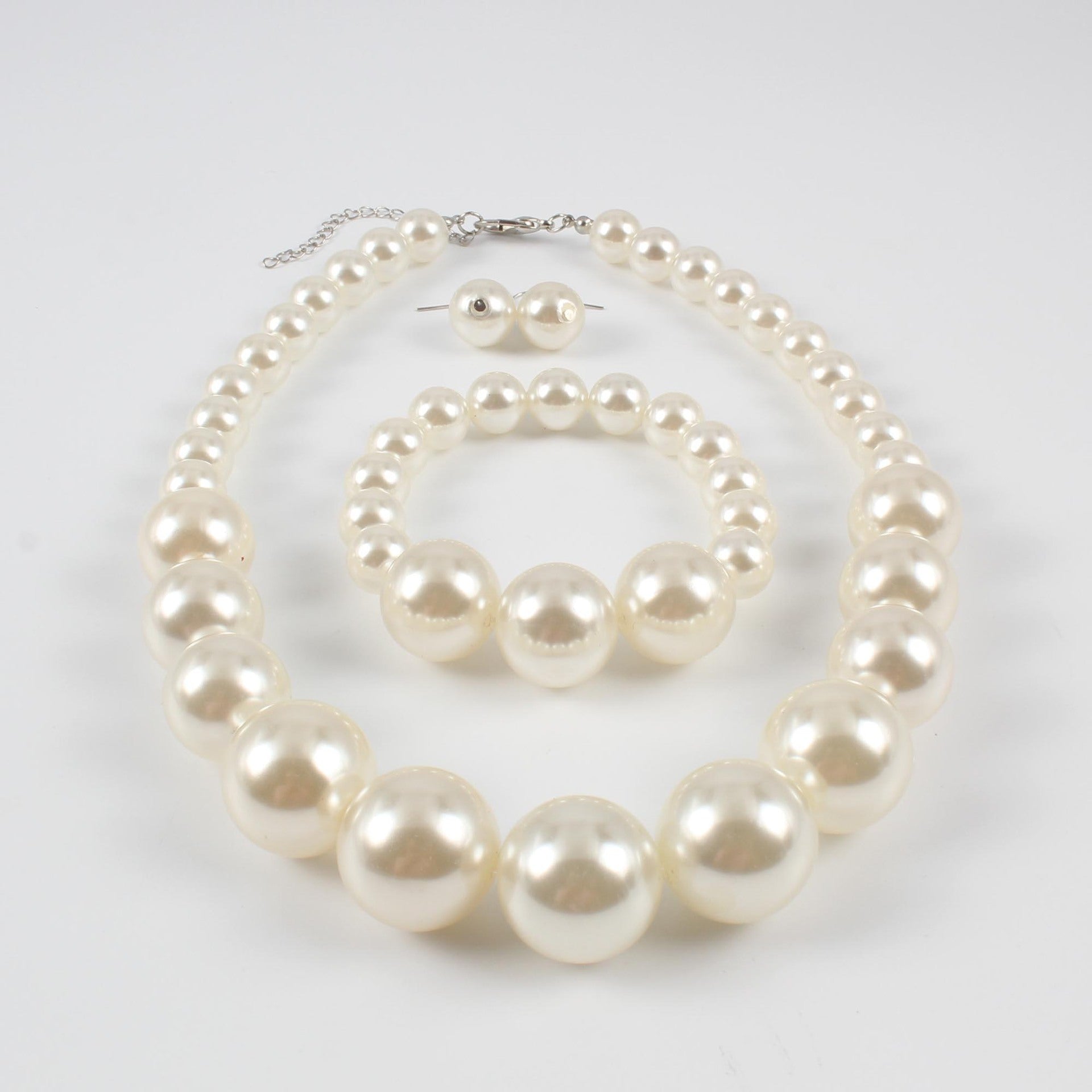 Wholesale Fashion Pearl Simple Exaggerated Imitation Pearl Necklace
