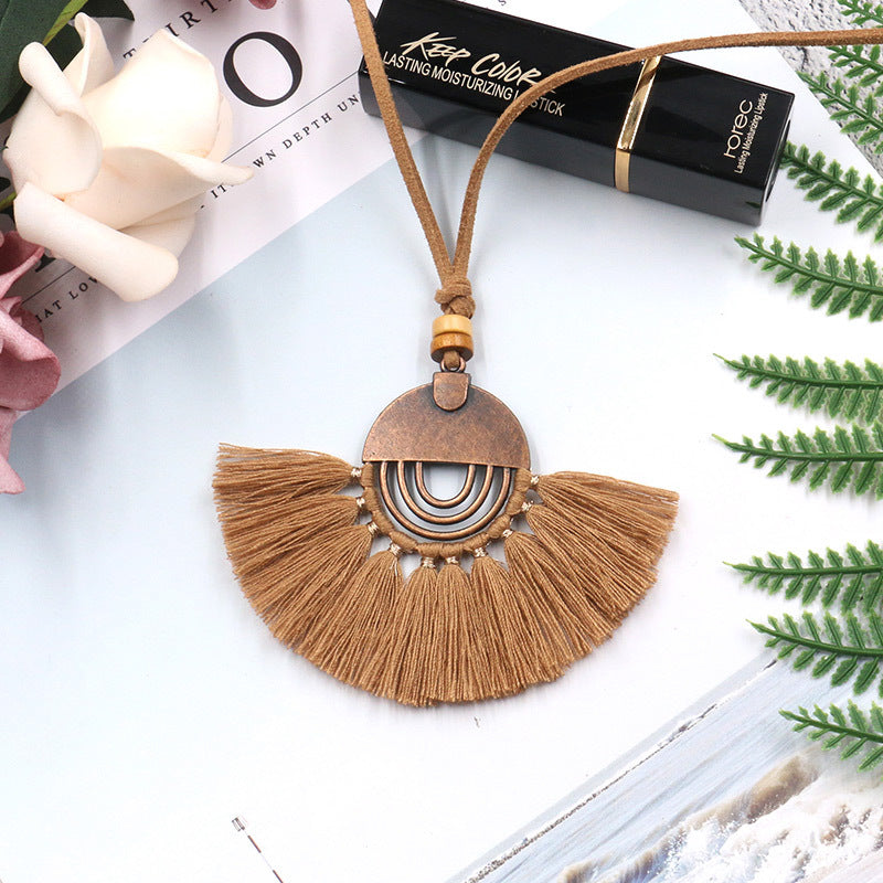 Wholesale Popular Handmade Scalloped Tassel Clavicle Chain