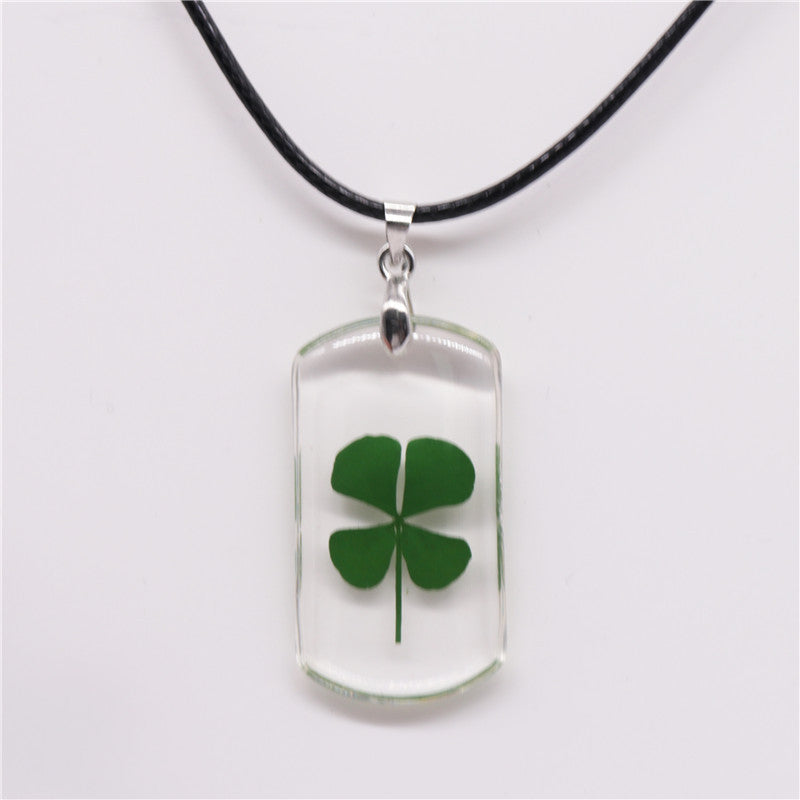 Wholesale 20pcs Creative Dried Flower Four-Leaf Clover Resin Necklace