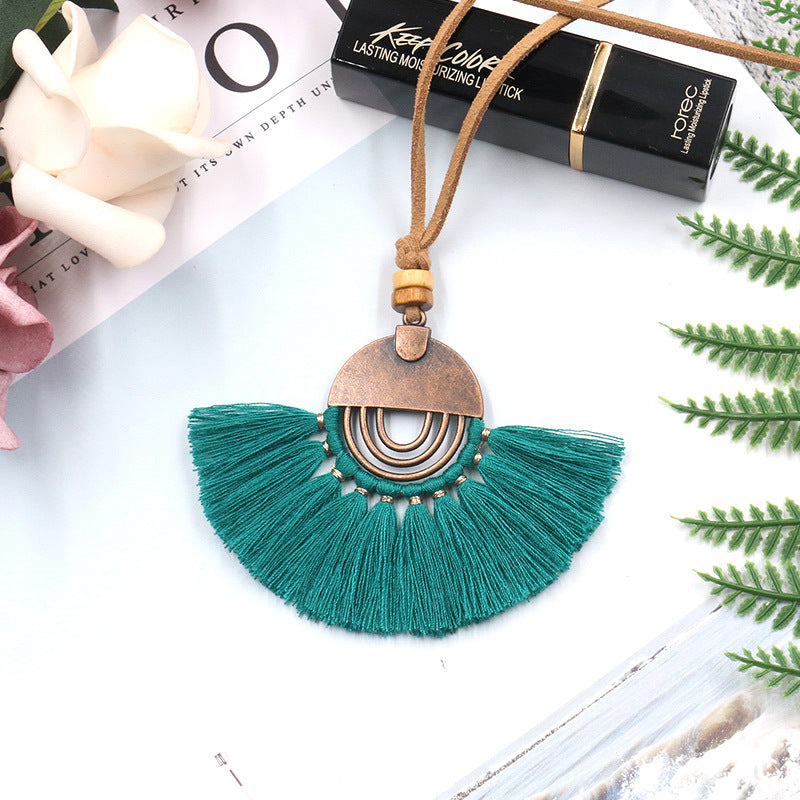 Wholesale Popular Handmade Scalloped Tassel Clavicle Chain